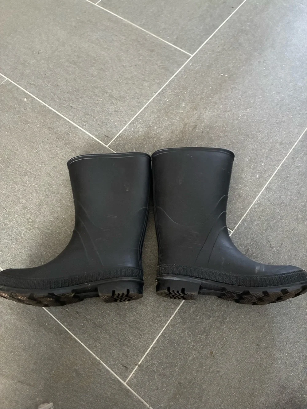 Kamik Black Rubber Rain Boots kids size 3 outdoors